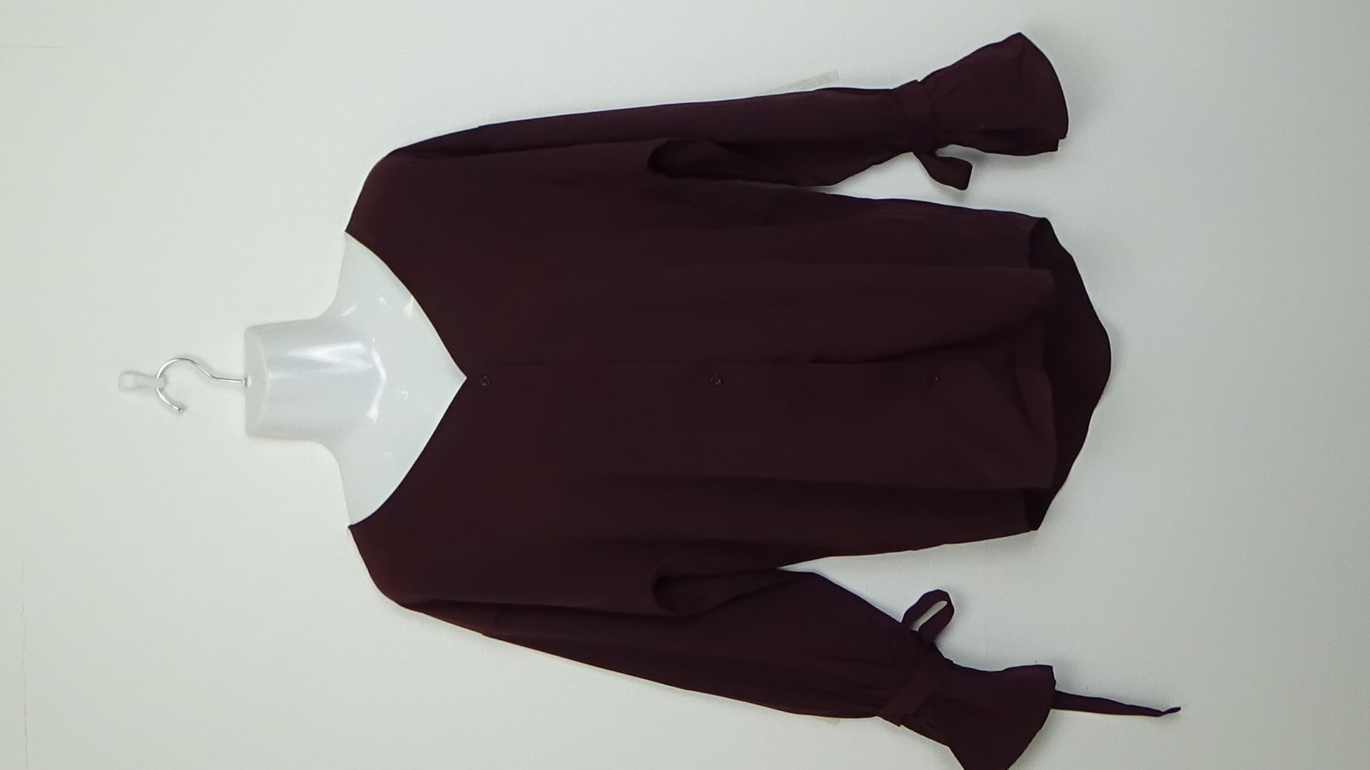 【RAZIEL】Vネックブラウス