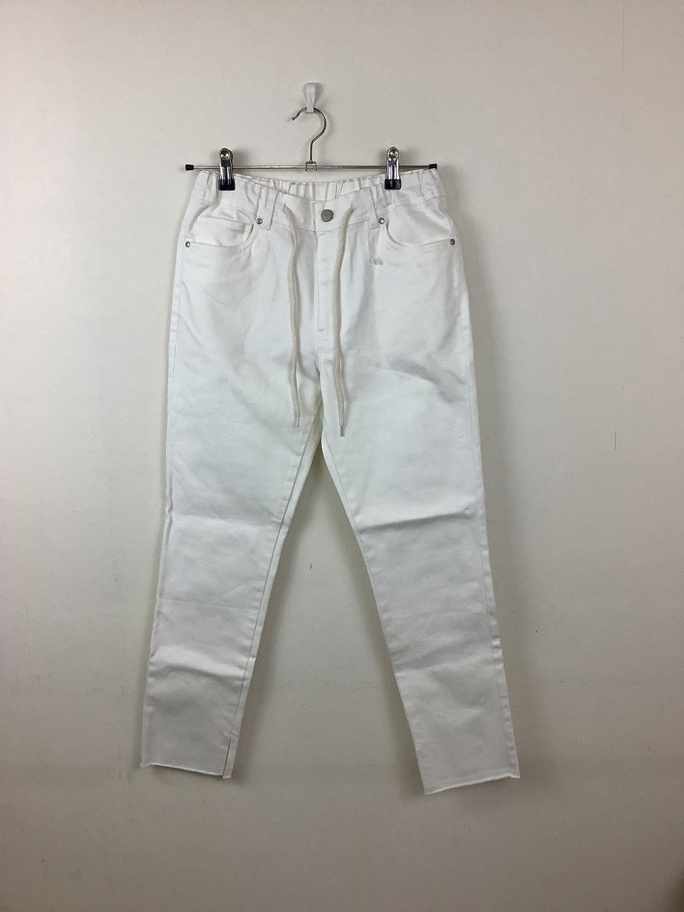 ホワイトパンツ