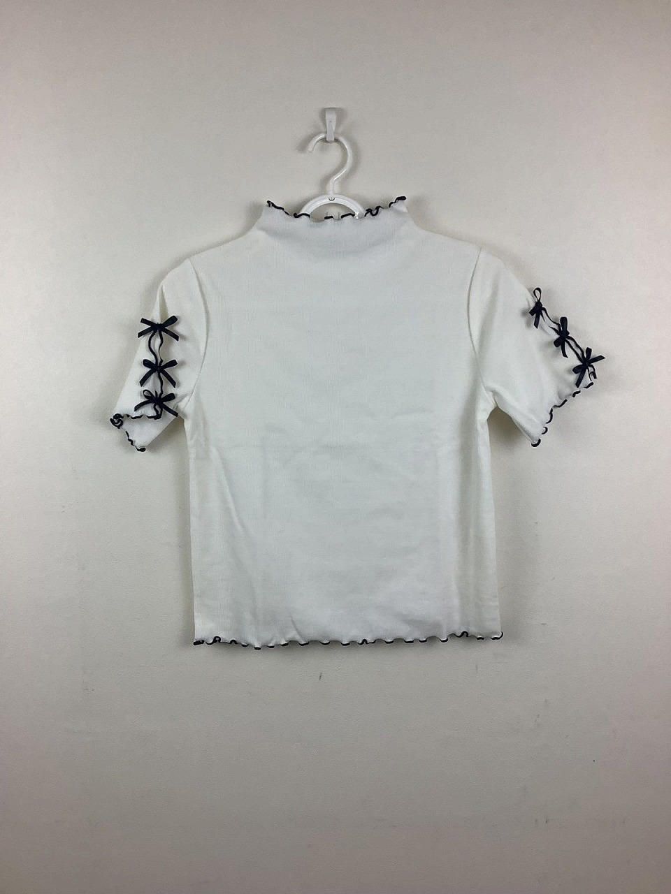 袖リボンTシャツ