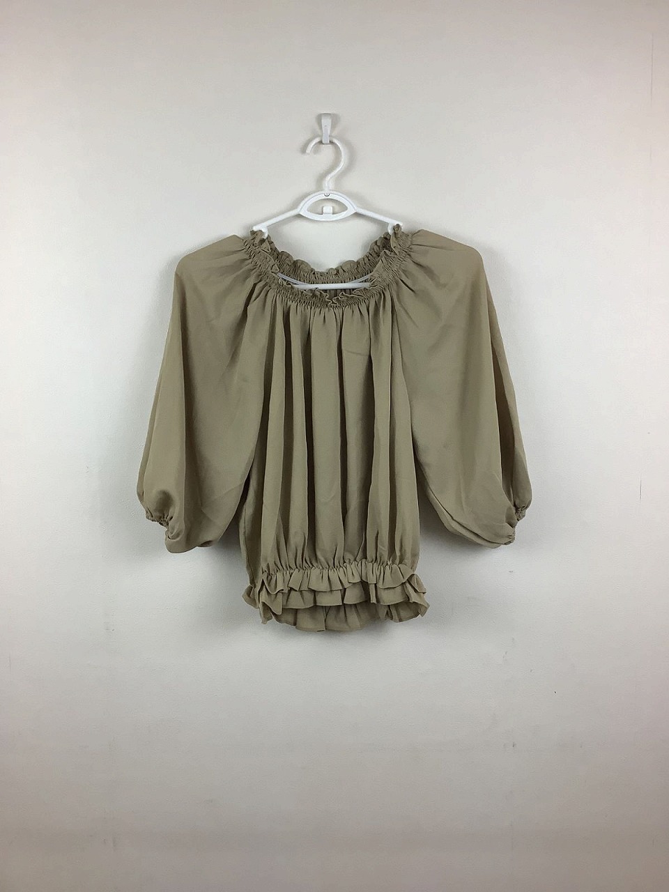 【AZUL BY MOUSSY】 2WAYオフショルフリルブラウス