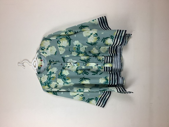 フラワープリントブラウス