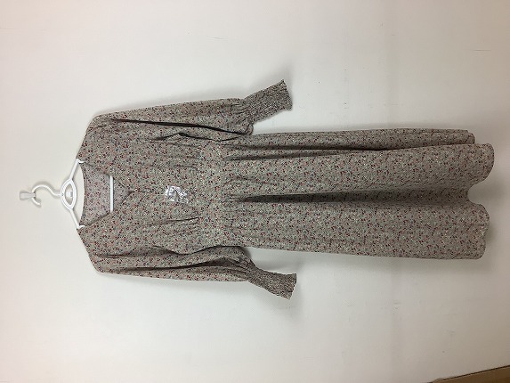 花柄ワンピース